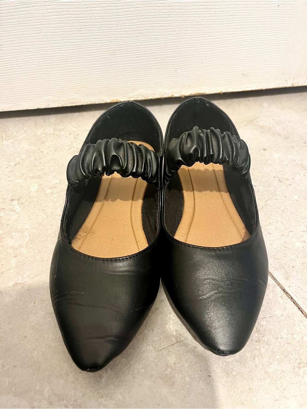 3/30$💥 Ardene Black Pointed Toe Mary Jane Ballet Flats Size 9 Women Ruched Strap - Picture 8 of 9